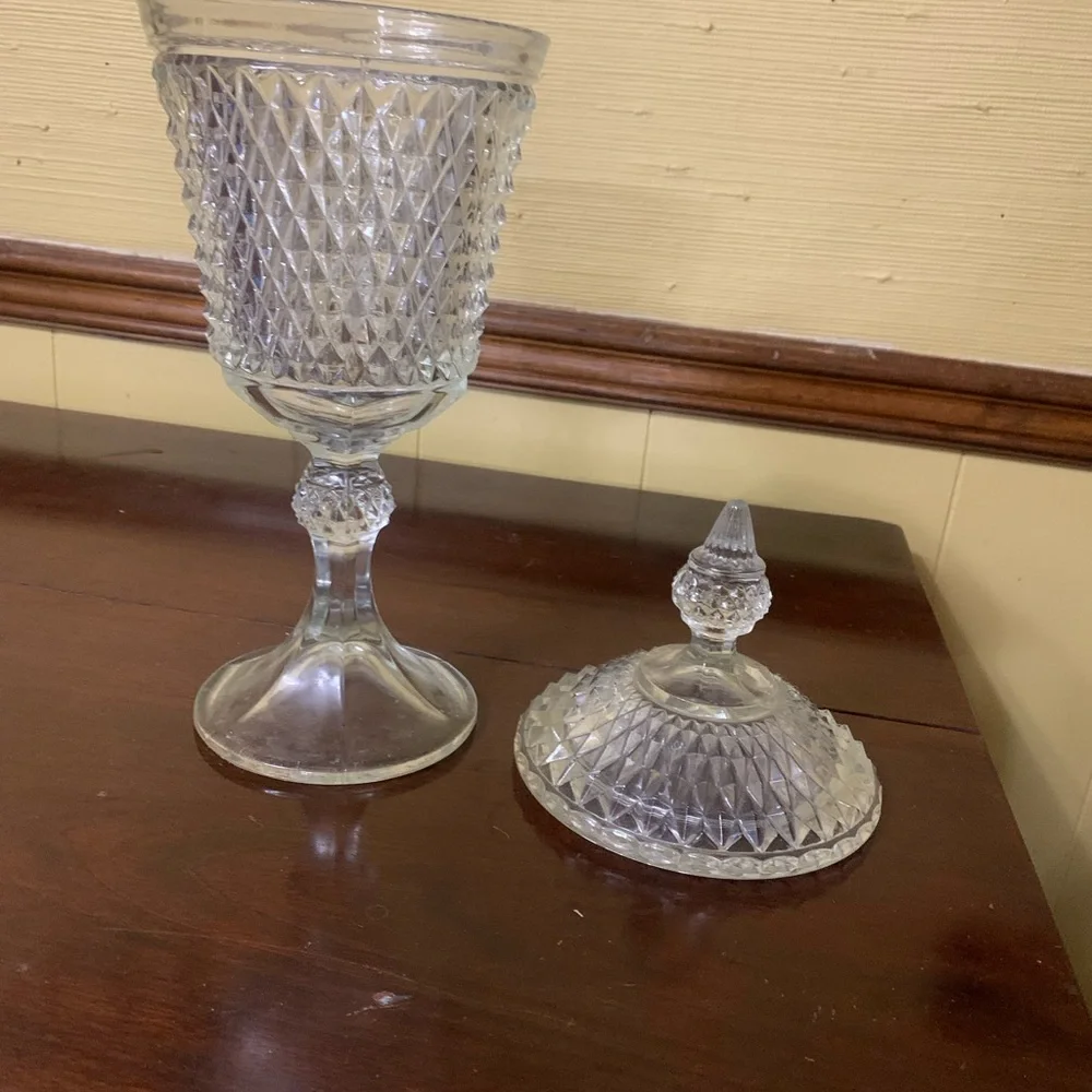 Elegant Crystal Goblet with Lid - Picture 1 of 3
